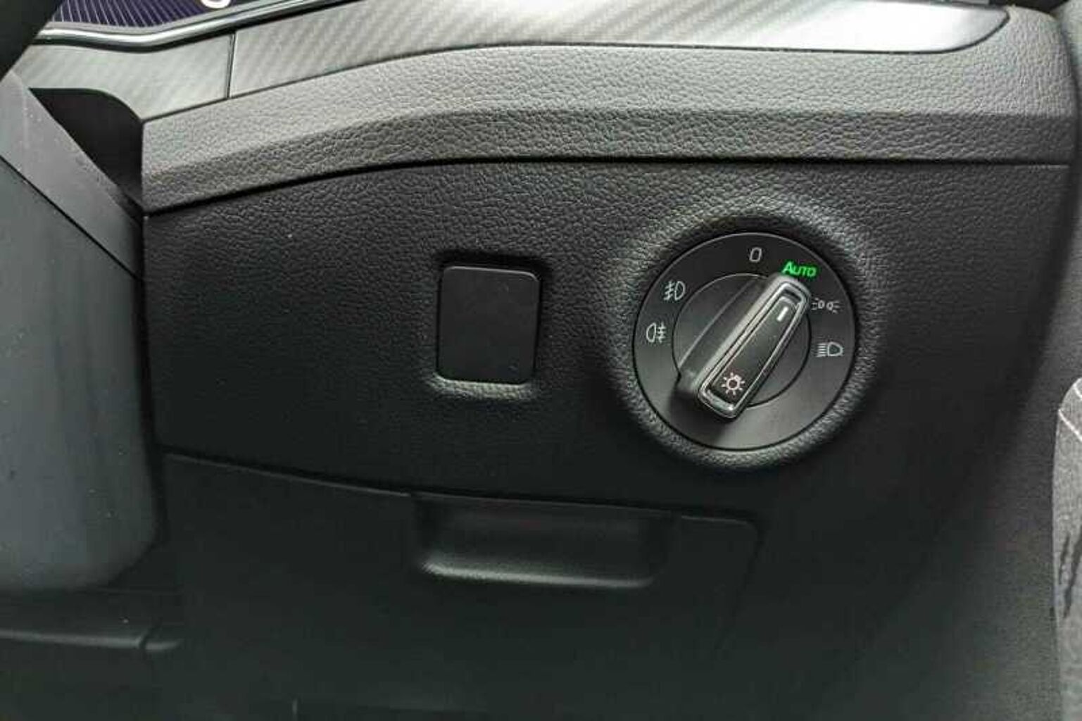 SKODA Superb 1.4 TSI (218ps) SportLine Plus iV DSG Est